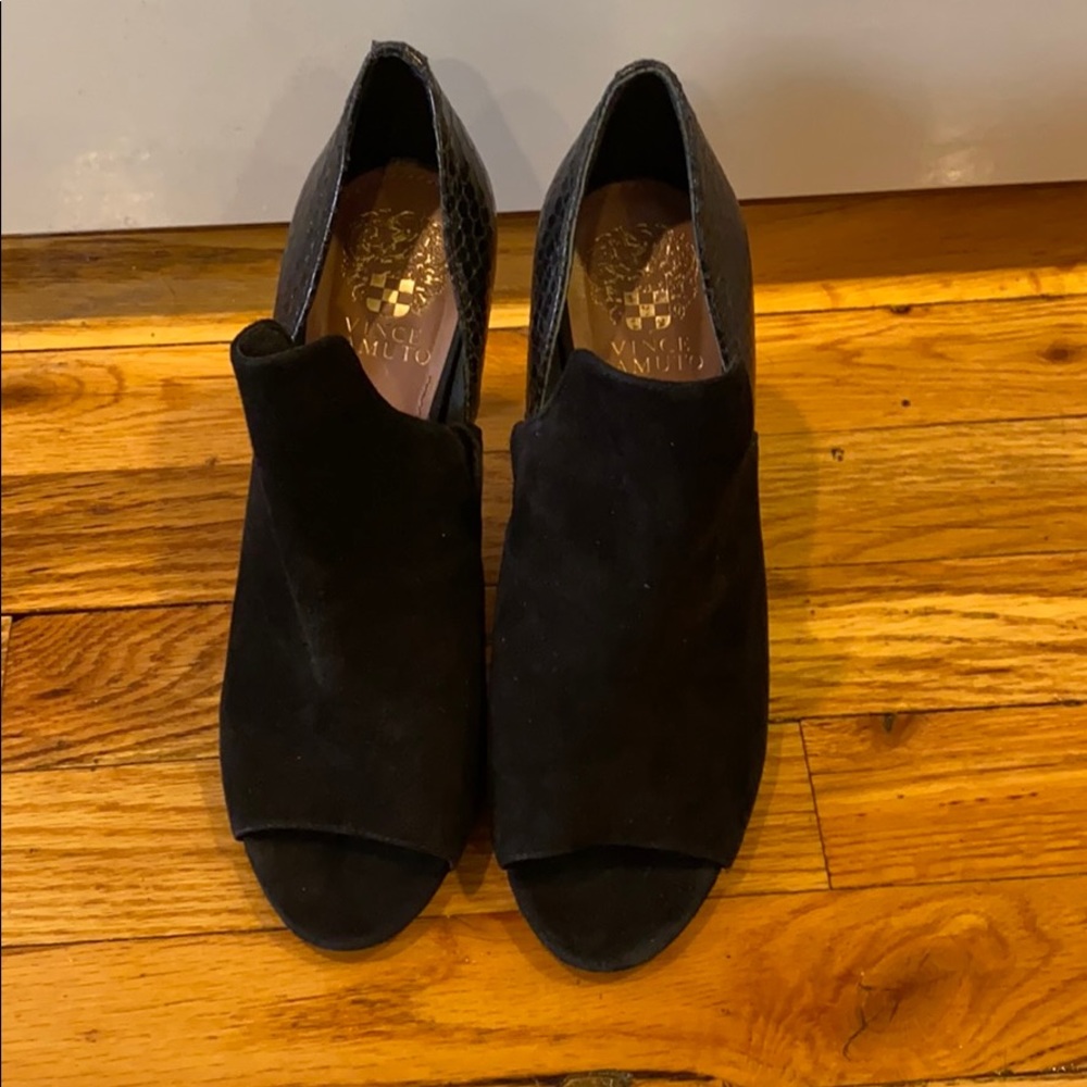 Vince camuto black suede peep toe